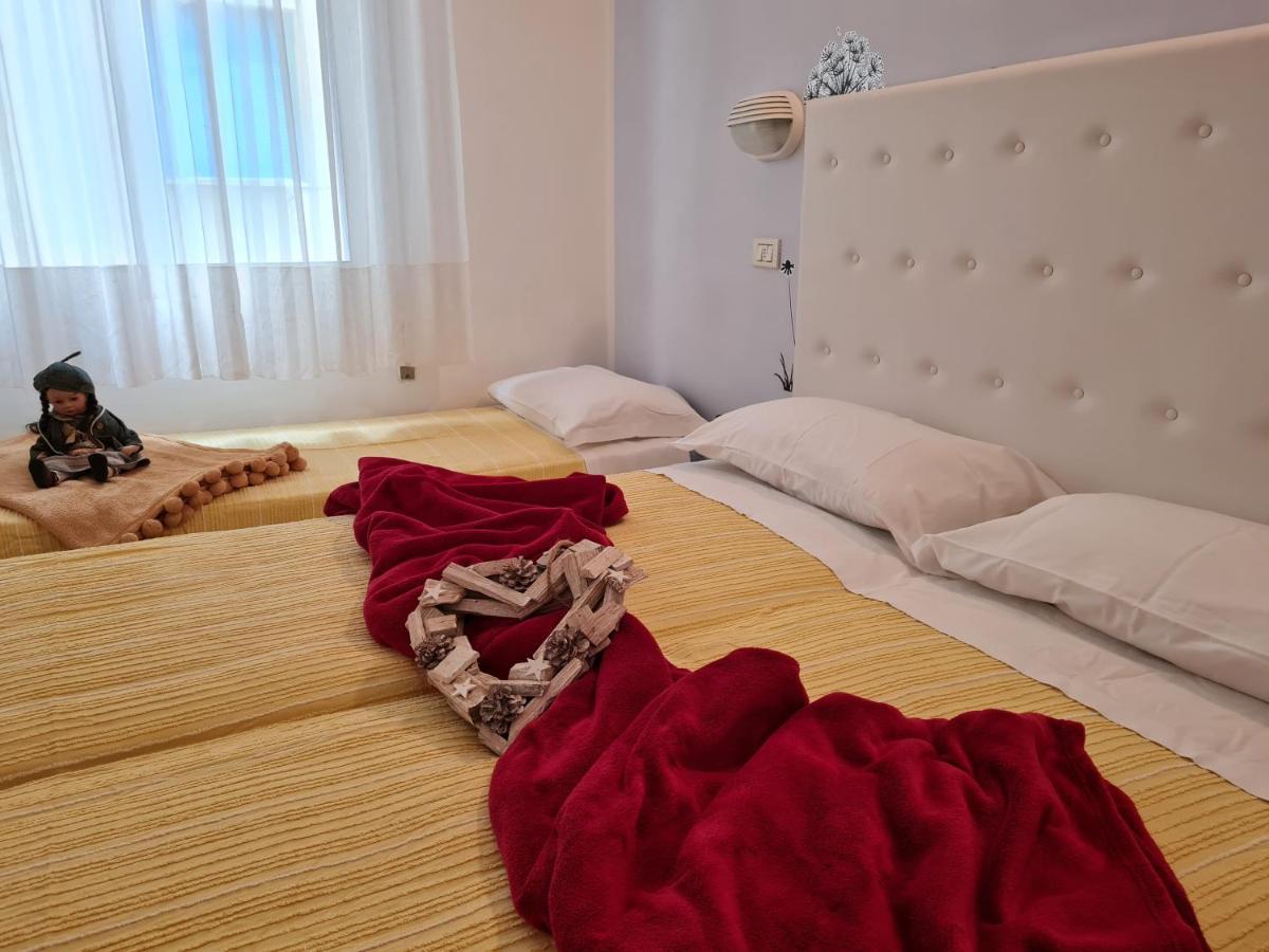 Hotel Marconi Miramare リミニ エクステリア 写真